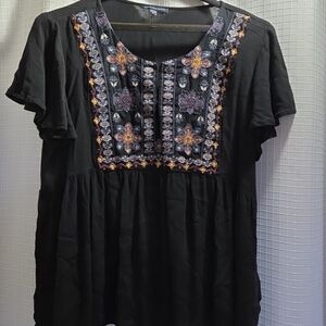 American Eagle Black Embroidered Short Sleeve Top with Relaxed Fit Medium Boho